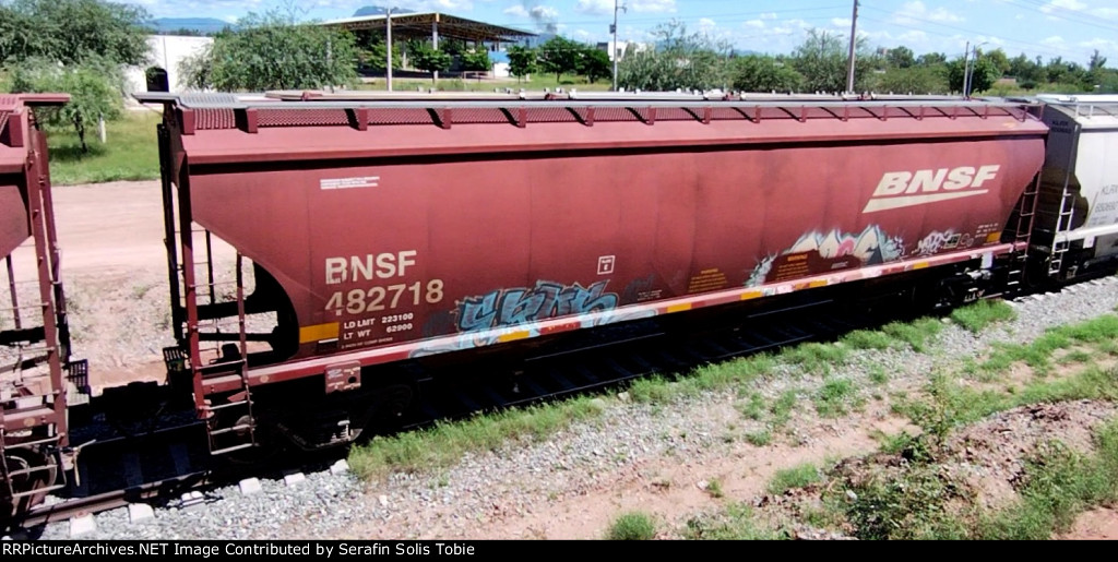 BNSF 482718 Con Grafiti 